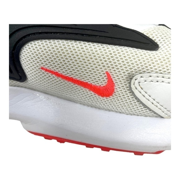 Nike Air Zoom Y2K A00269-105 White/Black/Neon Orange Men’s Sz 8.5 Women’s 10.5